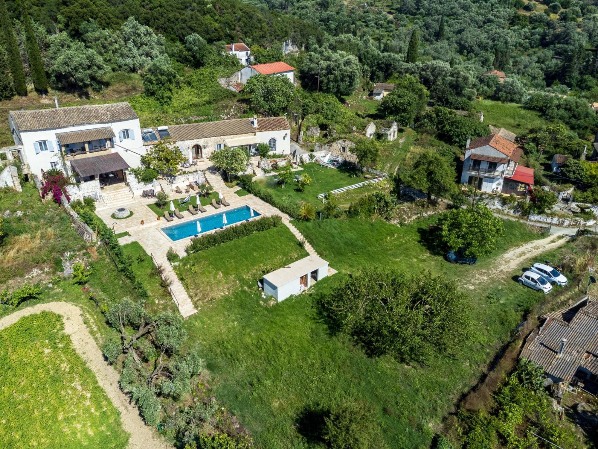 Affittacamere Marcora'S Historical Estate Strongylí Esterno foto