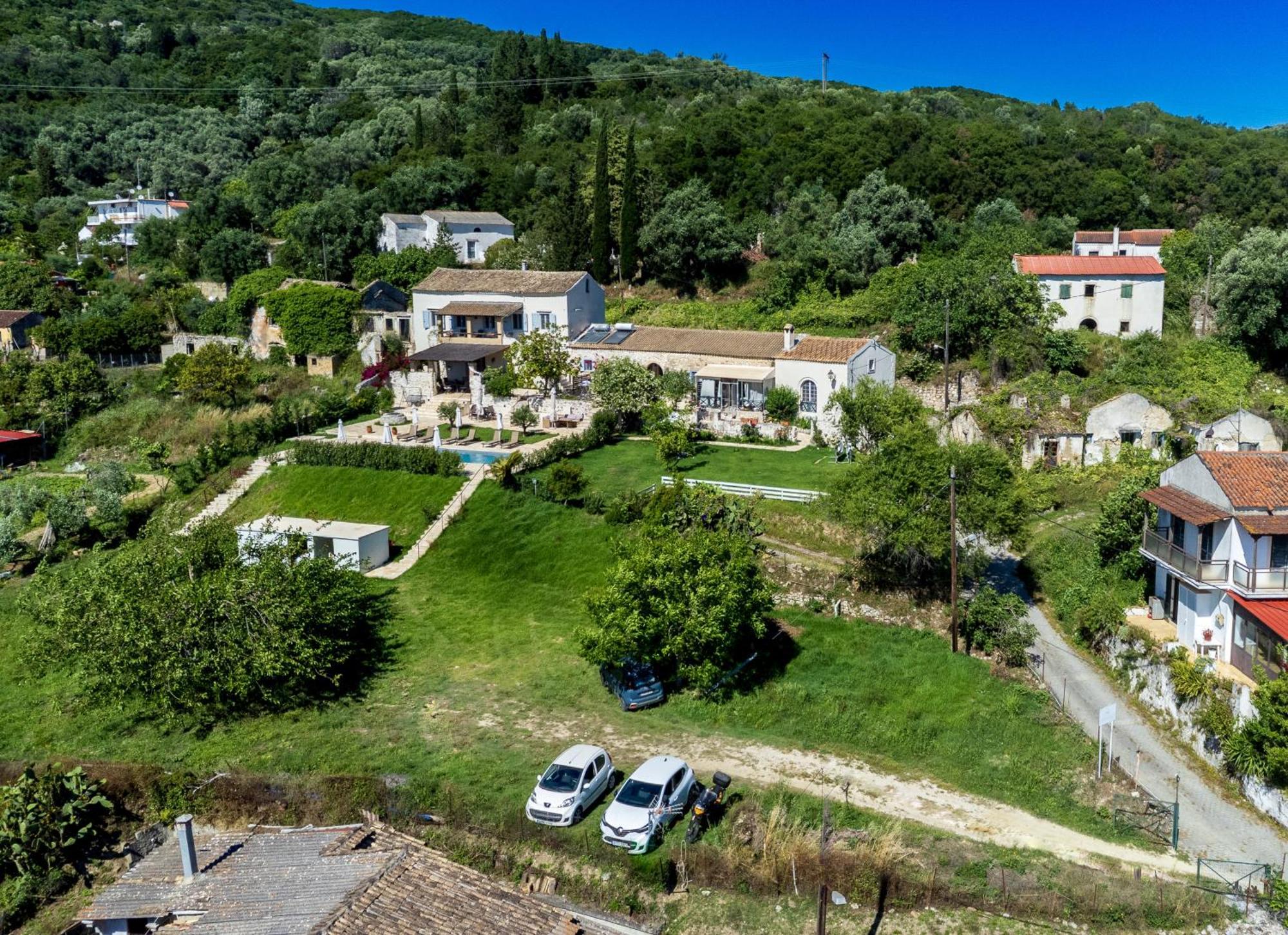 Affittacamere Marcora'S Historical Estate Strongylí Esterno foto